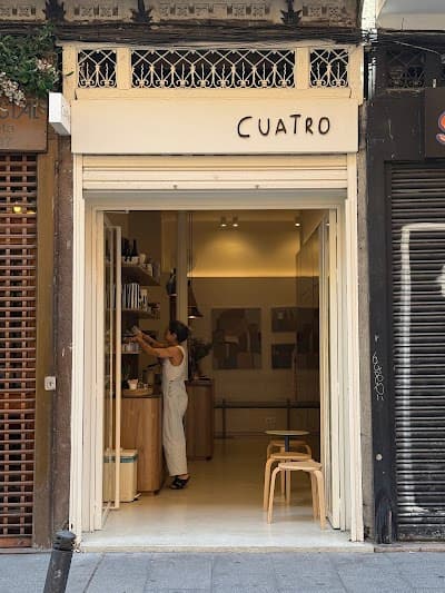 Interior of Cuatro Cafecito in Madrid