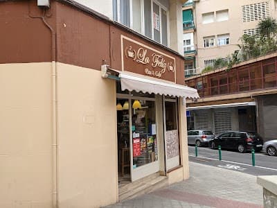 Interior of La Feliç in Alicante