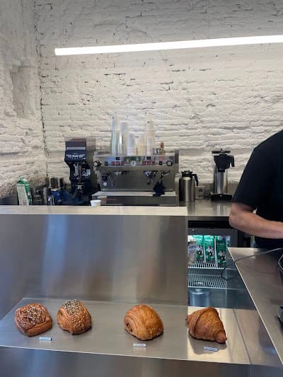 Interior of Misión Bakehouse in Madrid