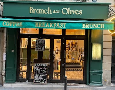 Interior of Brunch aux Olives in Paris