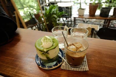 Hoff Coffee Brewers atmosphere