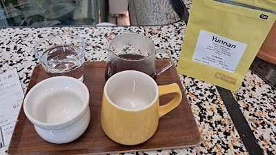 Chart Coffee (Central Market) atmosphere