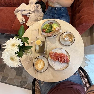 Shuka Coffee atmosphere