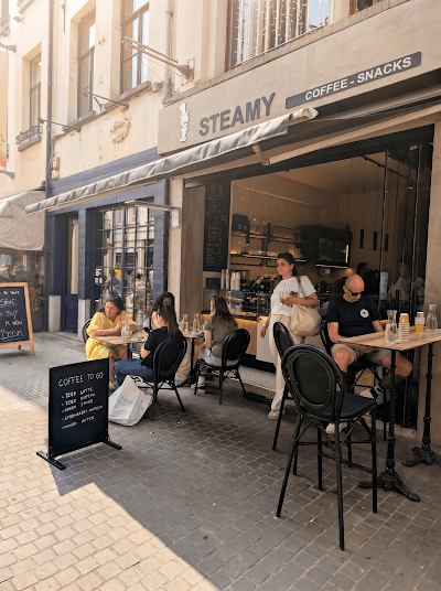 Interior of Steamy Coffee & Snacks in Antwerpen