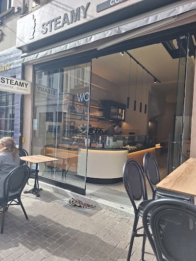 Steamy Coffee & Snacks atmosphere