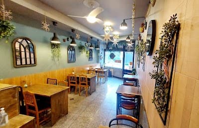 Interior of Tomás Coffee Brunch in -216 Porto