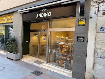 Interior of Obrador Andino | Café de especialidad in 28