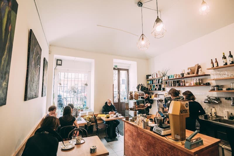 Interior of mamacoffee Londýnská in 120 00 Praha-Praha 2