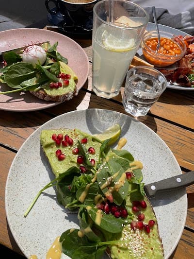 Melangerie - Caffeterie & Bistro atmosphere
