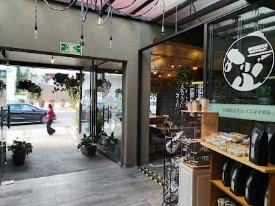 Interior of Tarlets Coffee Ánimas in Pue.