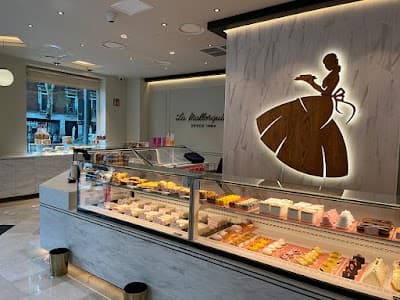 Interior of Pastelería La Mallorquina - Velázquez in Madrid