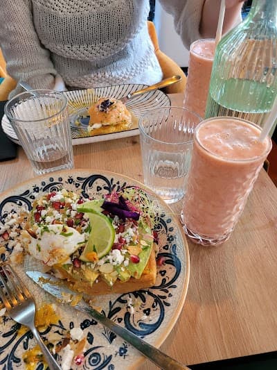 Brunchy Café Paris atmosphere