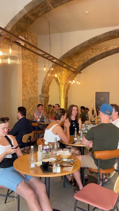 Interior of QUEST in -337 Lisboa