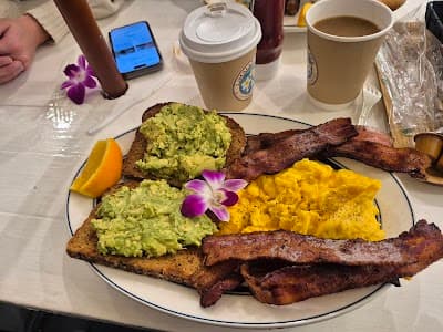 Limally Cafe All day Hawaiian breakfast atmosphere