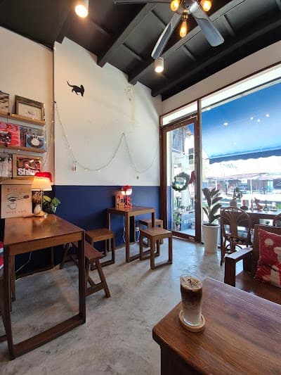 Remedy Coffee Roastery atmosphere