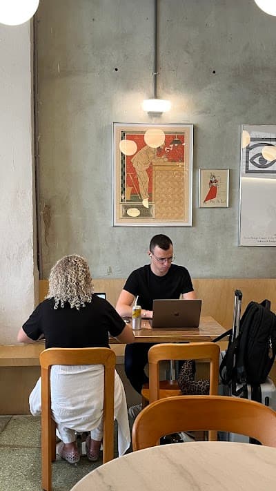 SYDNY BAGELS Charoen Krung coffee