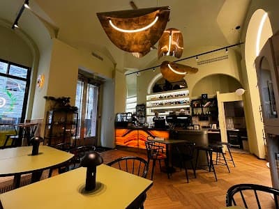 Interior of Edison & Jupiter Specialty Cafe and gastrolab in Dorottya u. 1