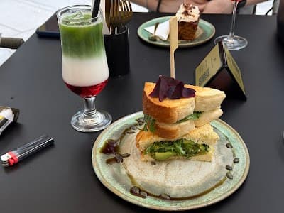 Edison & Jupiter Specialty Cafe and gastrolab atmosphere