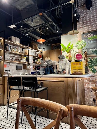 Interior of Passepartout Brunch & Coffee in Min St