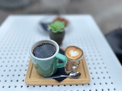 Ray's Specialty Coffee atmosphere