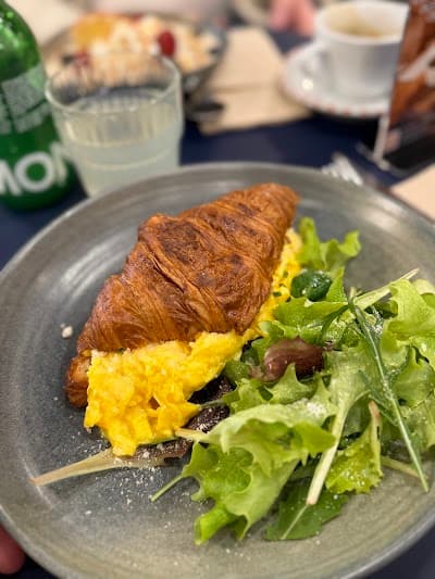 Cafezal Brunch & Specialty Coffee - Porta Venezia atmosphere