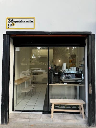Interior of 36 Specialty Coffee in Madrid