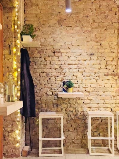Cube Coffee Bar - specialty coffee shop atmosphere