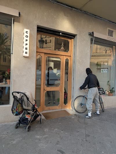 Interior of Fiveo Coffee in Valencia