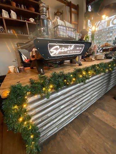 LOT61 Coffee Roasters atmosphere