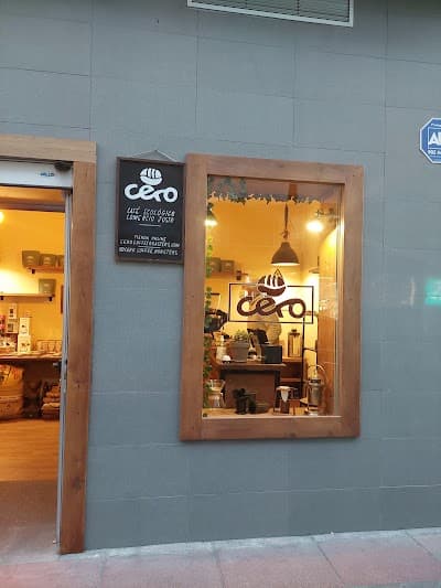 Interior of Cero Coffee Roasters: tostadores de café in Madrid