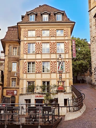L'AUBIER Café-Hôtel Neuchâtel atmosphere