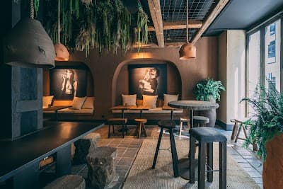 Interior of Honest Greens Gran Via 7 in Madrid