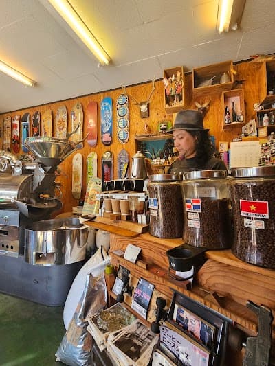 Arise Coffee Roasters atmosphere