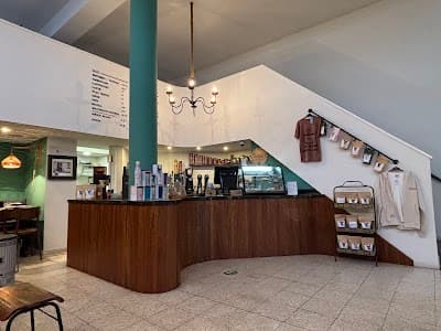 SENIMAN Coffee Shop atmosphere