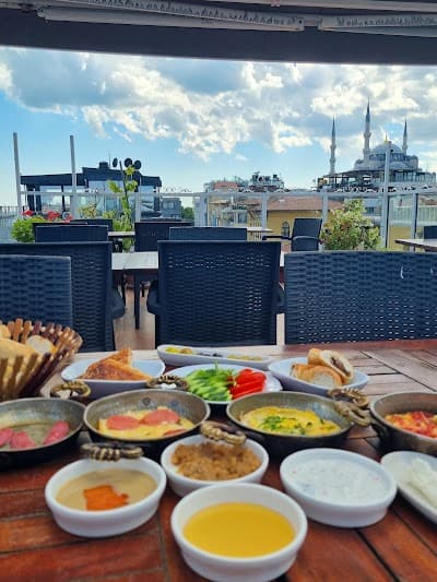 Mesopotamian Breakfast Brunch Cafe atmosphere