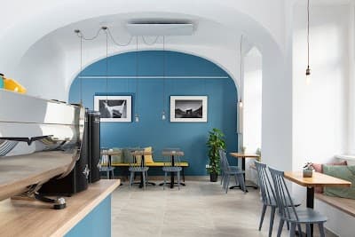 Interior of The Pelican Coffee Company in Wien