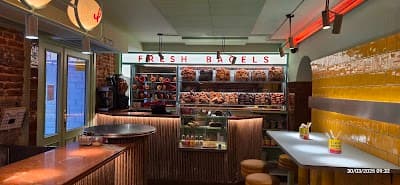 Mazál Bagels & Café – Ópera coffee