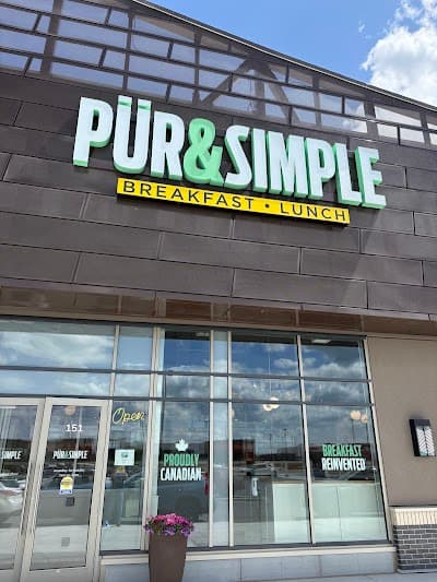 Interior of Pür & Simple in AB T3T 0E4