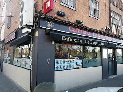 Interior of Cafeteria La Exquinita in Madrid