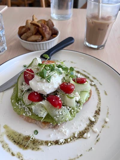 Mazarine Brunch atmosphere