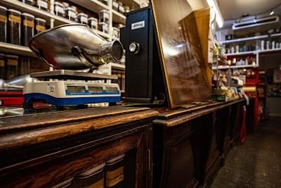 Algerian Coffee Stores atmosphere