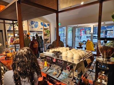 Interior of Vi&Vie Gourmet Kitchen & Café in Wien