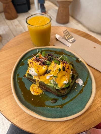 INDO Specialty Coffee & Brunch atmosphere