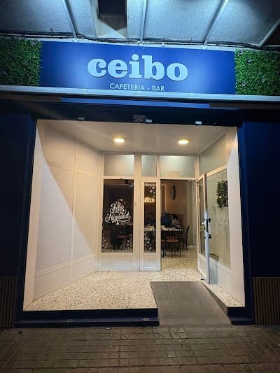 Ceibo Cafeteria bar atmosphere