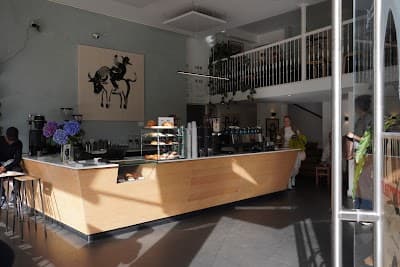 Interior of Five Ways Coffee Roasters in CG Amsterdam
