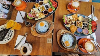 Poiká Breakfast & Cafe coffee