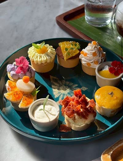 Arteasia Desserts & Cafe atmosphere