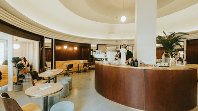 Interior of Horizont - Brunch and Coffee in Erzsébet krt. 13