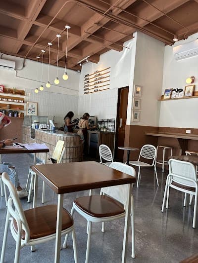 Maravela Coffee & Bakery atmosphere