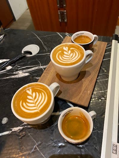 RUFOUS COFFEE atmosphere